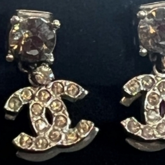 💕2X HP💕Authentic Chanel Earrings💕 - Picture 3 of 7